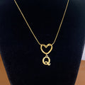 Collar con Inicial de Corazón en Acero Inoxidable
